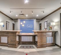 Holiday Inn Express Suites South Lobby