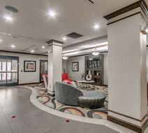 Holiday Inn Express Suites South Lobby