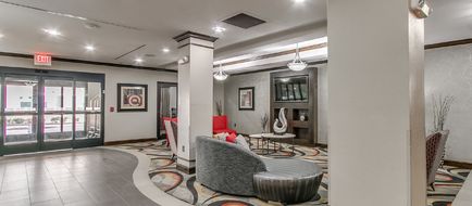 Holiday Inn Express Suites South Lobby