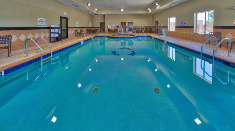 Holiday Inn Express Suites South Pool