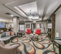 Holiday Inn Express Suites South Lobby