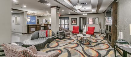 Holiday Inn Express Suites South Lobby