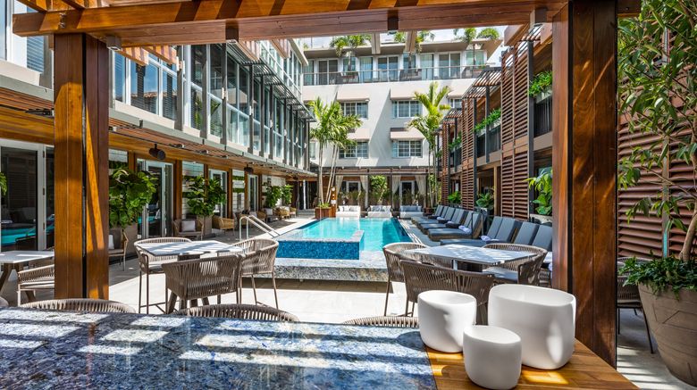<b>Lennox Hotel Miami Beach Pool</b>. Images powered by <a href="https://www.leonardoworldwide.com/" title="Leonardo Worldwide" target="_blank">Leonardo</a>.