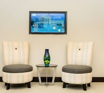 Holiday Inn Express Stes Arboretum Area Lobby