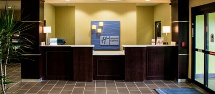 Holiday Inn Express & Suites Sikeston SW Lobby