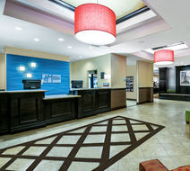 Holiday Inn Express Suites Cotulla Lobby