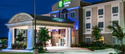 Holiday Inn Express Suites Cotulla Exterior