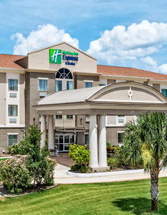 Holiday Inn Express Suites Cotulla