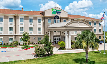 Holiday Inn Express Suites Cotulla
