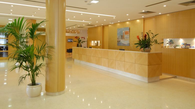 <b>Crowne Plaza Venice East Lobby</b>. Images powered by <a href="https://www.leonardoworldwide.com/" title="Leonardo Worldwide" target="_blank">Leonardo</a>.