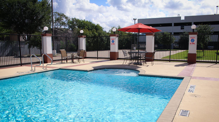 Candlewood Suites Houston Westchase - Westheimer Pool