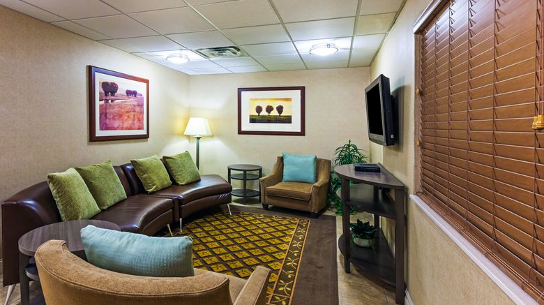 <b>Candlewood Suites Lobby</b>. Images powered by <a href="https://www.leonardoworldwide.com/" title="Leonardo Worldwide" target="_blank">Leonardo</a>.