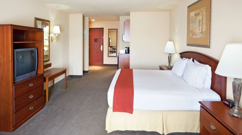 <b>Holiday Inn Express & Suites Kerrville Room</b>. Images powered by <a href="https://www.leonardoworldwide.com/" title="Leonardo Worldwide" target="_blank">Leonardo</a>.