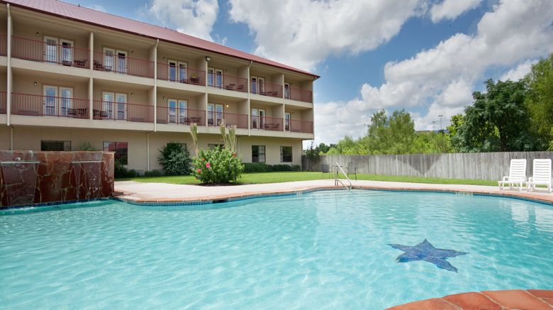<b>Holiday Inn Express & Suites Kerrville Pool</b>. Images powered by <a href="https://www.leonardoworldwide.com/" title="Leonardo Worldwide" target="_blank">Leonardo</a>.