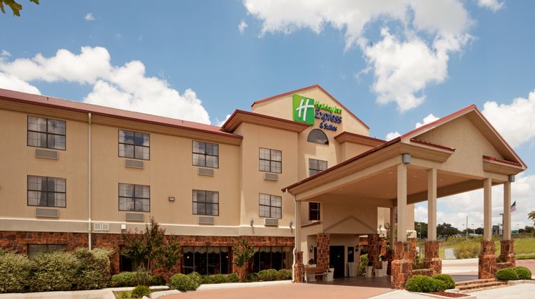 Holiday Inn Express & Suites Kerrville Exterior