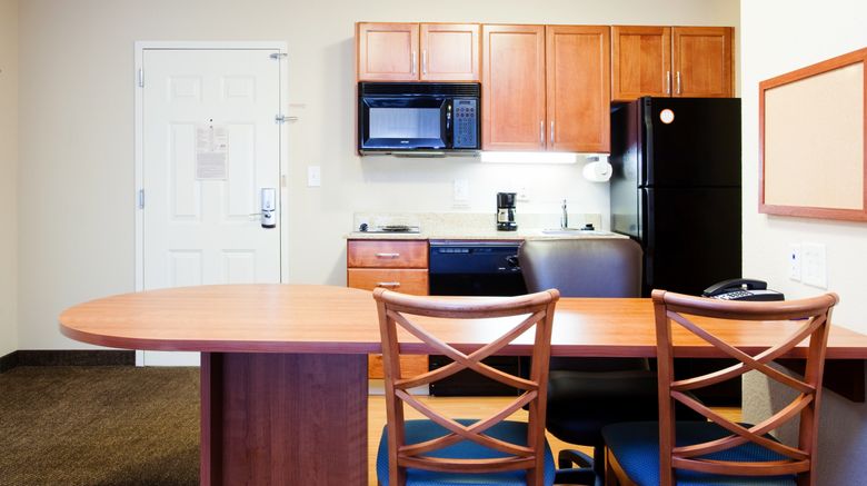<b>Candlewood Suites New Bern Room</b>. Images powered by <a href="https://www.leonardoworldwide.com/" title="Leonardo Worldwide" target="_blank">Leonardo</a>.