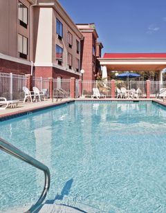 Holiday Inn Express & Suites Forest