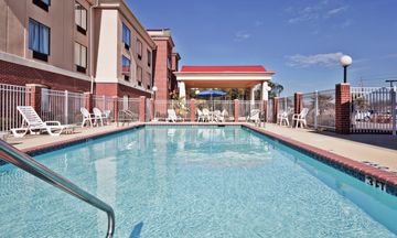 Holiday Inn Express & Suites Forest