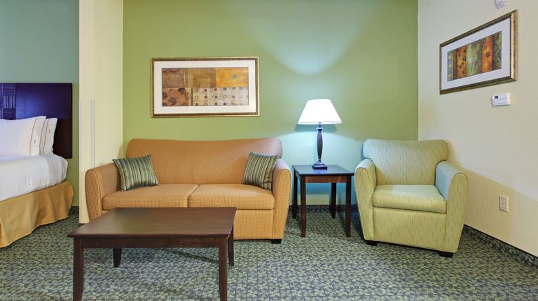 <b>Holiday Inn Express & Suites Covington Suite</b>. Images powered by <a href="https://www.leonardoworldwide.com/" title="Leonardo Worldwide" target="_blank">Leonardo</a>.