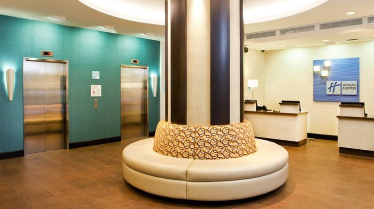 Holiday Inn Express Times Square South Lobby