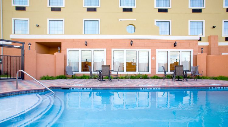 Holiday Inn Express Jourdanton Pool