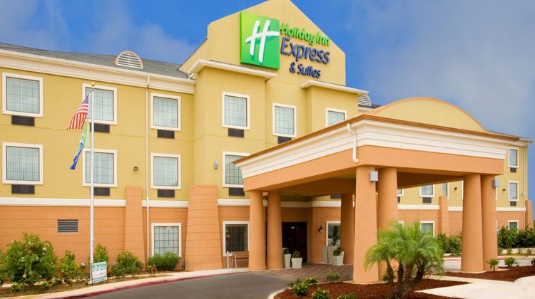 Holiday Inn Express Jourdanton Exterior
