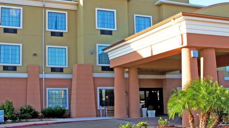 Holiday Inn Express Jourdanton Exterior