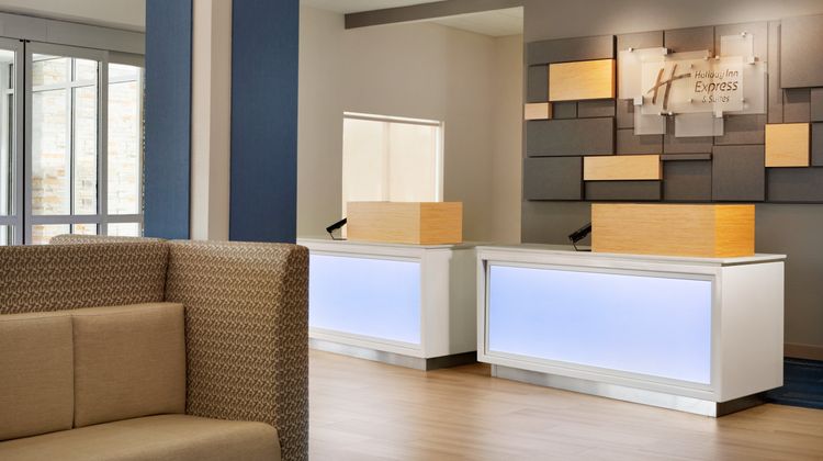 Holiday Inn Express & Suites McAllen Lobby