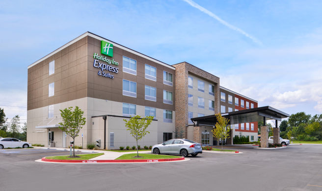 Holiday Inn Express & Stes Siloam Sprgs Exterior