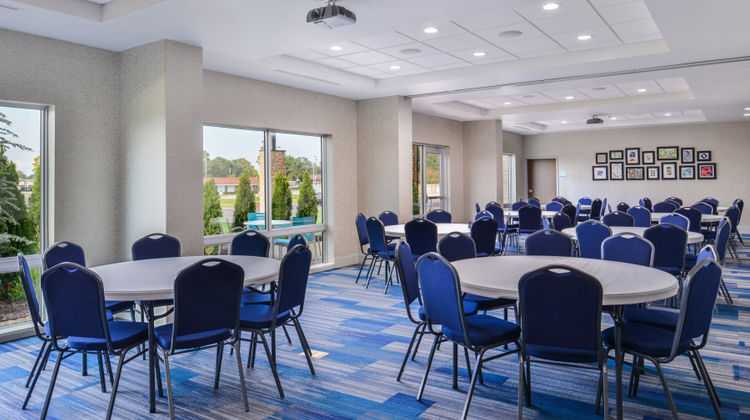 Holiday Inn Express & Stes Siloam Sprgs Meeting