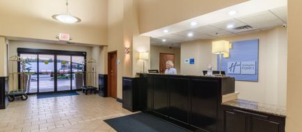 Holiday Inn Express Hotel/Suites Vinita Lobby