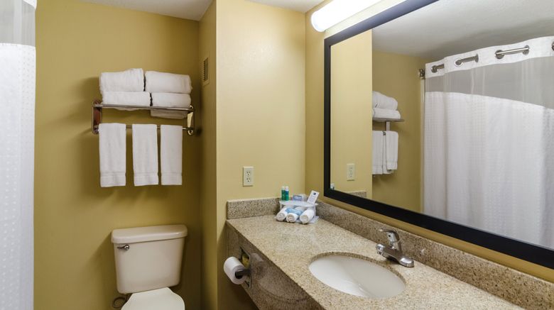 <b>Holiday Inn Express Hotel/Suites Vinita Room</b>. Images powered by <a href="https://www.leonardoworldwide.com/" title="Leonardo Worldwide" target="_blank">Leonardo</a>.
