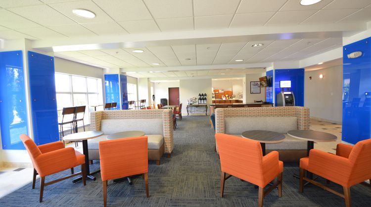 Holiday Inn Express Lobby