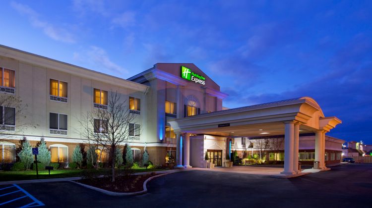 Holiday Inn Express Exterior