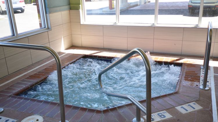 Holiday Inn Express Pool
