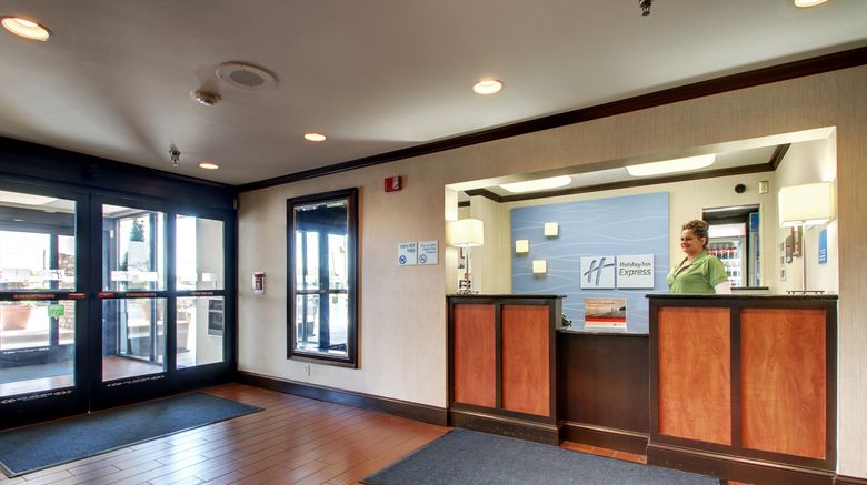 <b>Holiday Inn Express/Oak Grove Lobby</b>. Images powered by <a href="https://www.leonardoworldwide.com/" title="Leonardo Worldwide" target="_blank">Leonardo</a>.