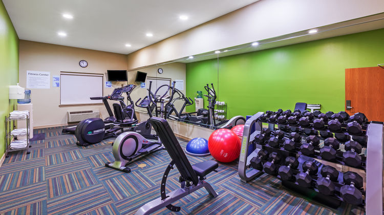 Holiday Inn Express Hotel & Suites Health Club
