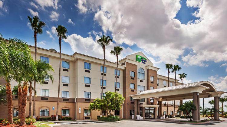 Holiday Inn Express Hotel & Suites Exterior
