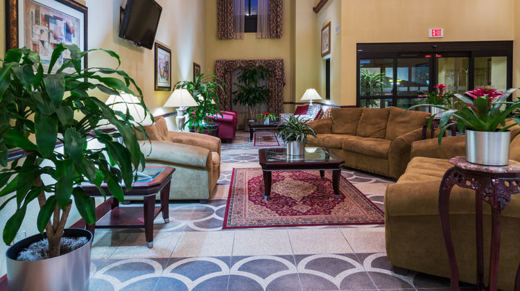 Holiday Inn Express & Suites Sebring Lobby