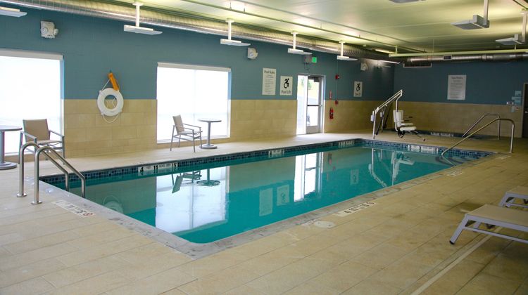 Holiday Inn Express & Suites Oswego Pool