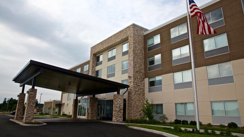 <b>Holiday Inn Express & Suites Oswego Exterior</b>. Images powered by <a href="https://www.leonardoworldwide.com/" title="Leonardo Worldwide" target="_blank">Leonardo</a>.