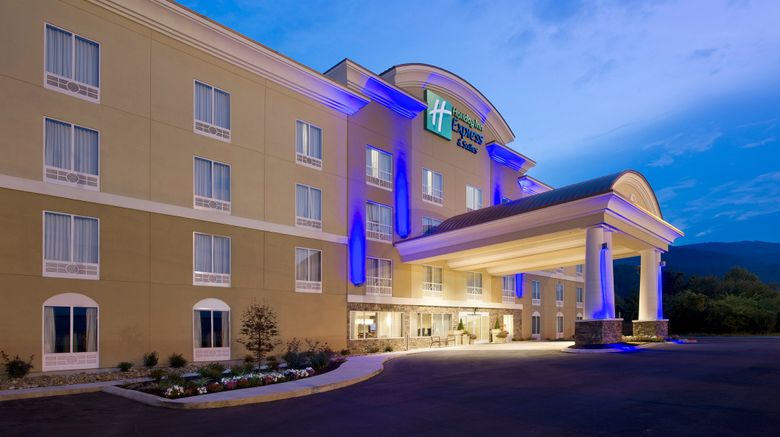 <b>Holiday Inn Express Suites Caryville Exterior</b>. Images powered by <a href="https://www.leonardoworldwide.com/" title="Leonardo Worldwide" target="_blank">Leonardo</a>.