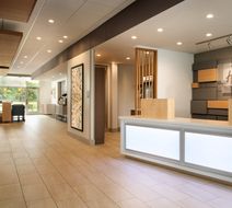 Holiday Inn Express & Stes Columbus East Lobby