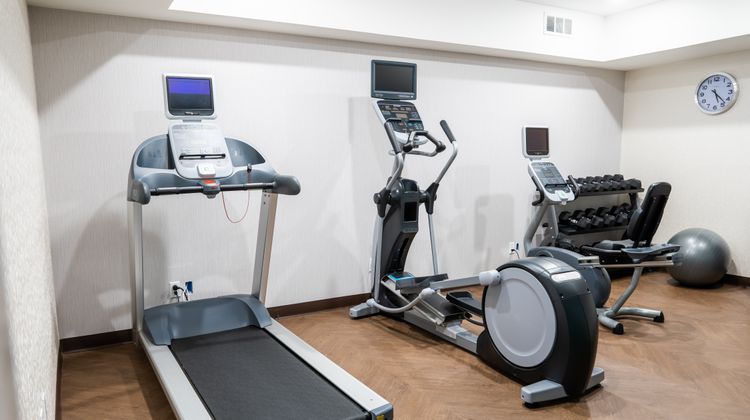 Holiday Inn Express & Suites Lake Forest Health Club