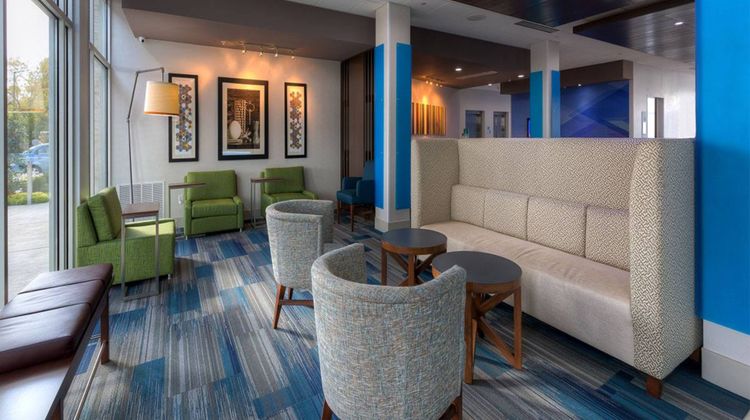 Holiday Inn Express Lobby