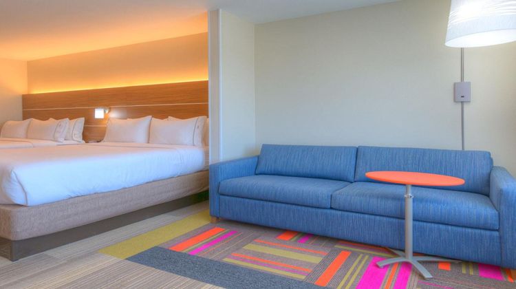 Holiday Inn Express Suite
