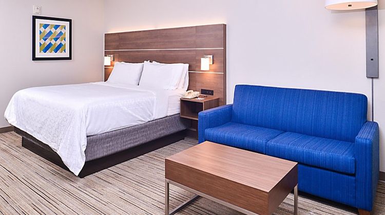 Holiday Inn Express Suite