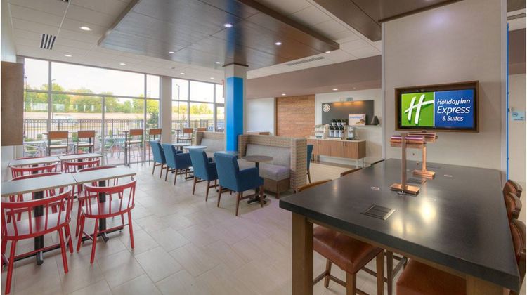 Holiday Inn Express Lobby