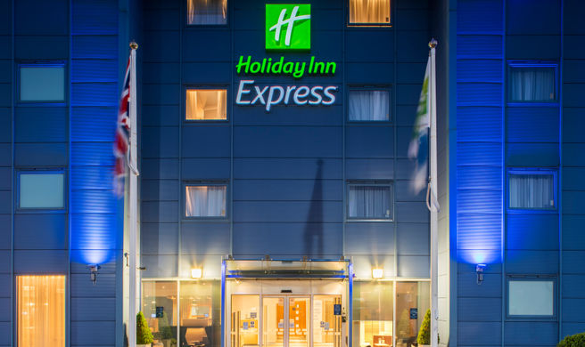 Holiday Inn Express Oxford Exterior