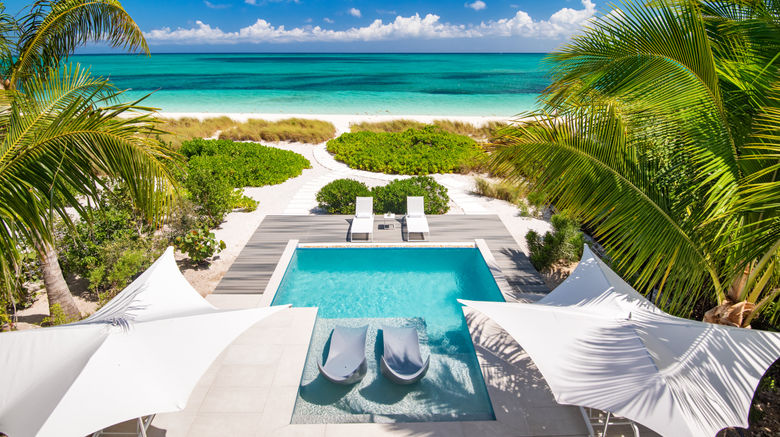 <b>Grace Bay Club Beach</b>. Images powered by <a href="https://www.leonardoworldwide.com/" title="Leonardo Worldwide" target="_blank">Leonardo</a>.